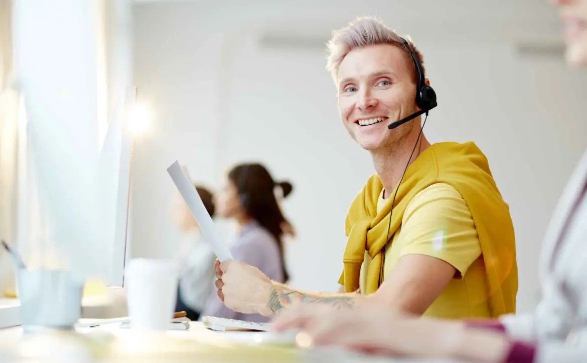 THE FOUR MAIN REASONS THE QSR INDUSTRY USES OFFSHORE CALL CENTERS.